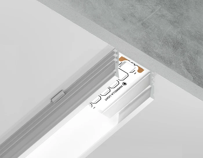 Алюминиевый профиль накладной 15.7*12 для светодиодной ленты до 12мм Ambrella light GP1750WH