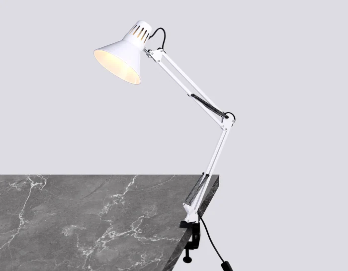 Настольная лампа Ambrella Desk DE7719