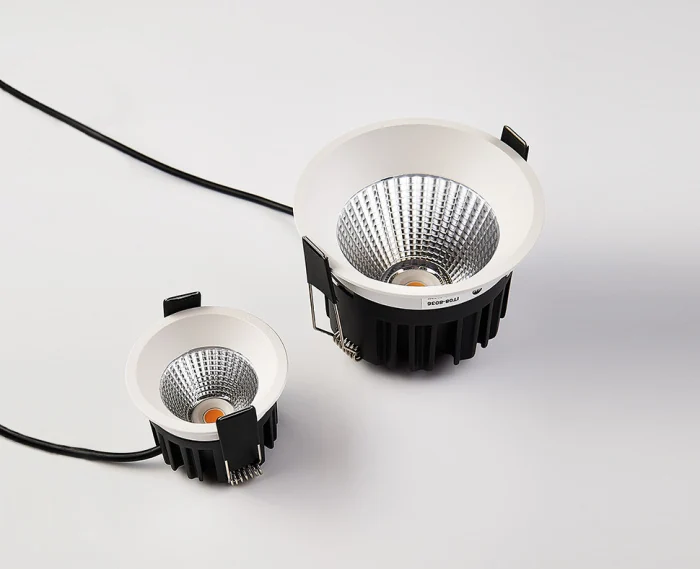 Светильник встраиваемый влагозащищенный ITALLINE IT08-8036 white 4000K-4190-4192