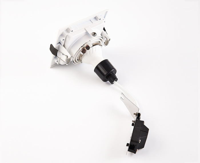 Встраиваемый светильник Italline DY-1681 white