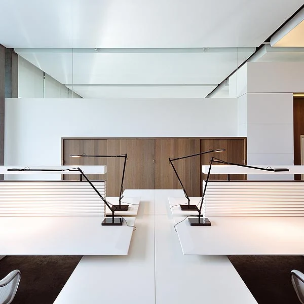 Настольная лампа Kelvin LED Base Shiny black F3311030 ImperiumLoft