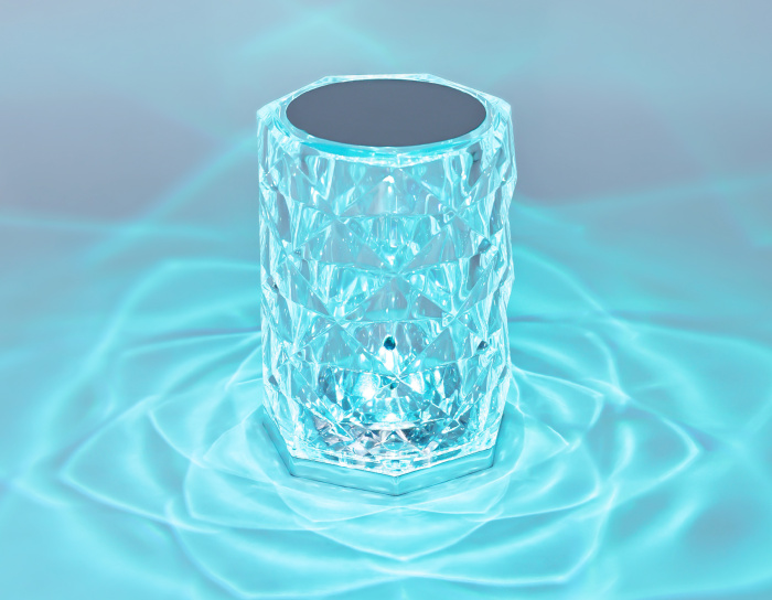 Настольная светодиодная лампа с сенсорным выключателем и пультом Ambrella light DE8013