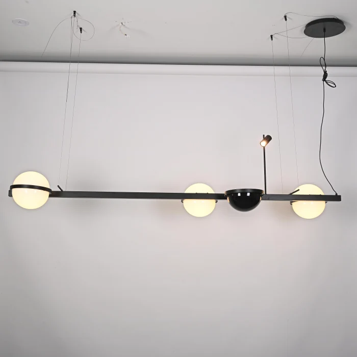 Реечный подвесной светильник PALMA Wall lamp 3 шара + 1 вазон горизонтальная ImperiumLoft