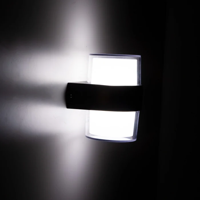 Уличный настенный светильник Citilux CLU0009R