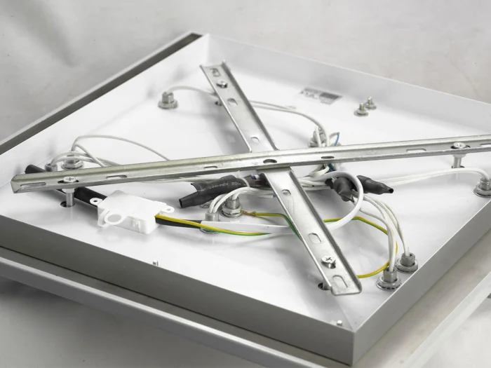 Потолочный светильник Lussole Lariano LSA-5407-09