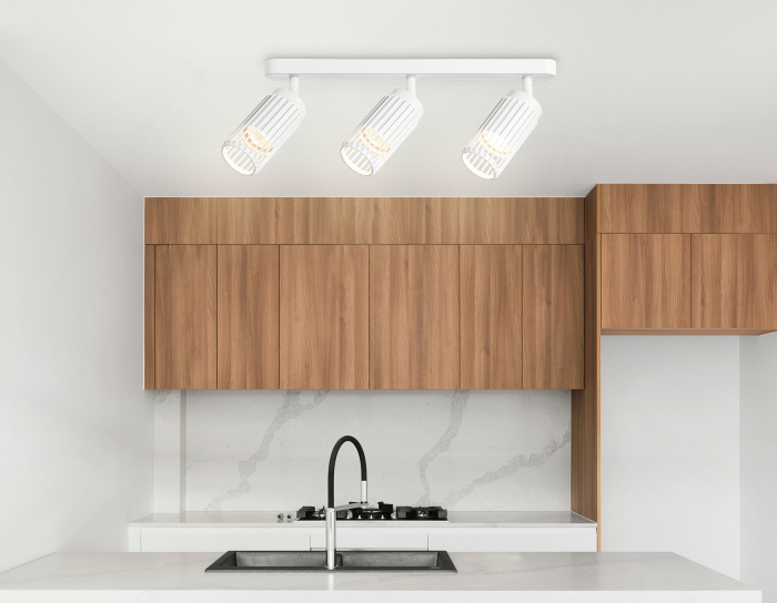 Настенно-потолочный поворотный спот со сменной лампой GU10 Ambrella light TN51688