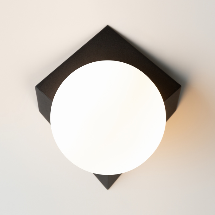 Настенный светильник Maytoni Cubeo MOD445WL-01B