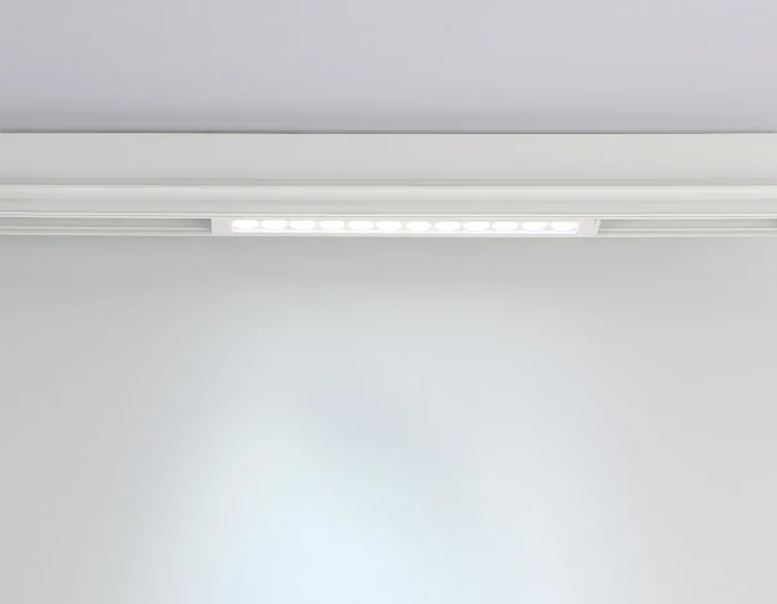 Управляемый светодиодный светильник для шинопровода Magnetic 220V диммируемый 3000-6400K Ambrella light GL1301