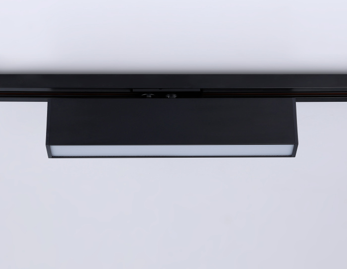 Трековый однофазный светодиодный светильник Ambrella light GL6765