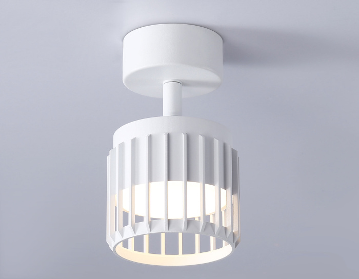 Накладной поворотный спот со сменной лампой GX53 Ambrella light TN71157