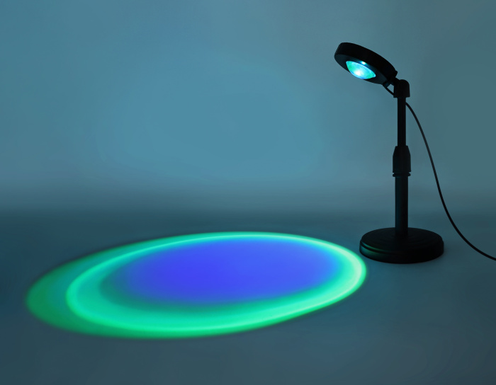 Атмосферная светодиодная настольная лампа с пультом Ambrella light DE8385