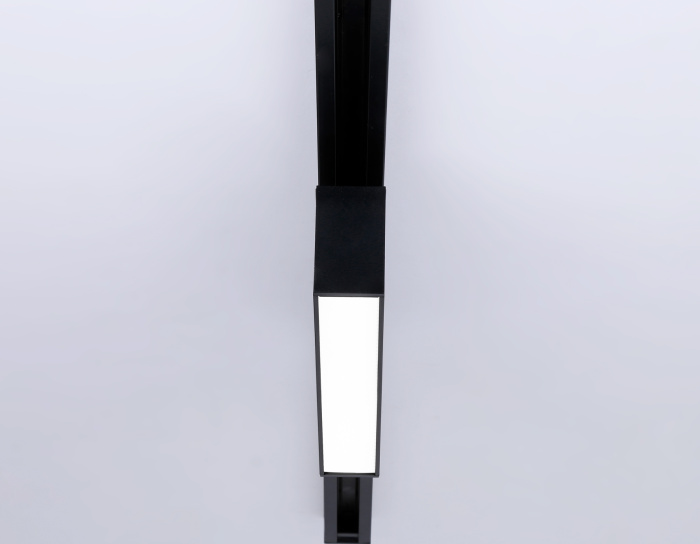 Трековый однофазный светодиодный светильник Ambrella light GL6767