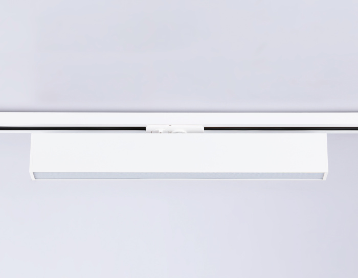 Трековый однофазный светодиодный светильник Ambrella light GL6769