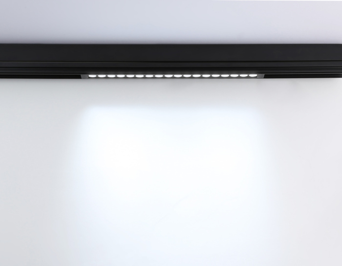 Управляемый светодиодный светильник для шинопровода Magnetic 220V диммируемый 3000-6400K Ambrella light GL1312