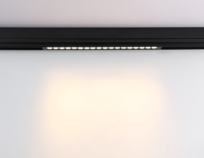 Управляемый светодиодный светильник для шинопровода Magnetic 220V диммируемый 3000-6400K Ambrella light GL1314