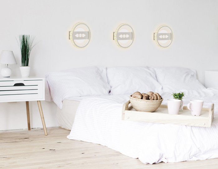 Настенный светодиодный светильник с хрусталем Ambrella light FA221