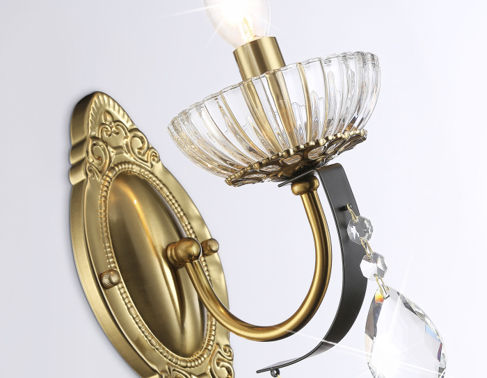 Настенный светильник с хрусталем Ambrella light TR4954