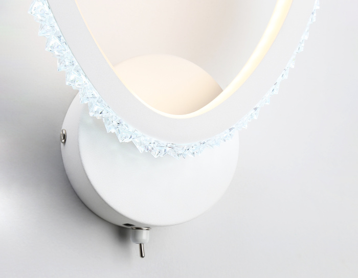 Настенный светодиодный светильник с выключателем на корпусе Ambrella light FA9557