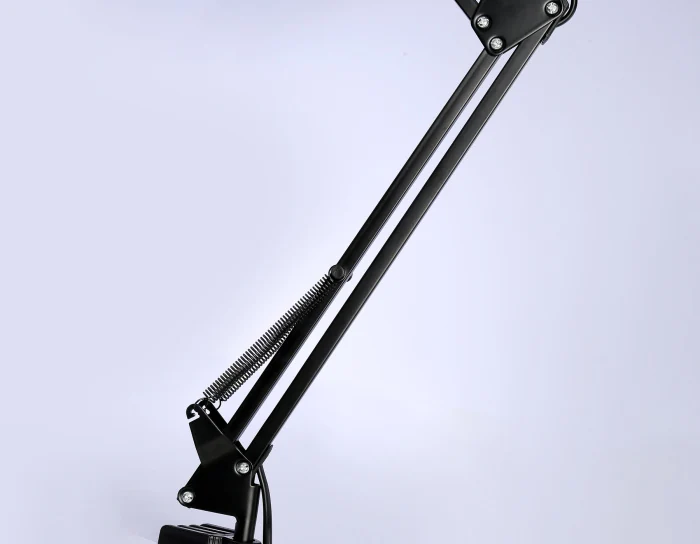 Настольная лампа со сменной лампой E27 на струбцине Ambrella light DE7722