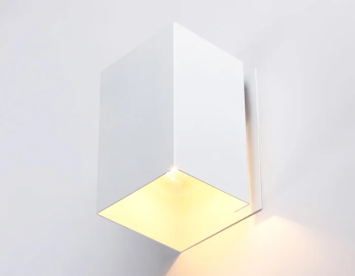 Светильник потолочный накладной со сменной лампой E27 Ambrella light TN5111