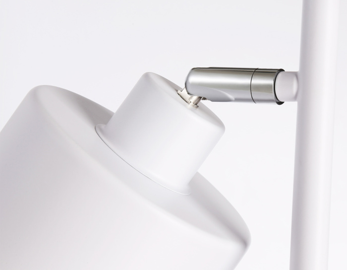 Напольный светильник со сменной лампой в стиле лофт Ambrella light TR8154