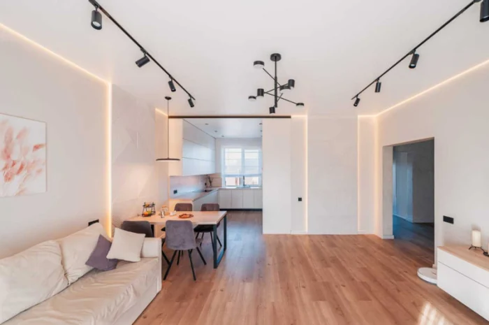 Светильник на шине Denkirs SOLID Morud DK6030-BK