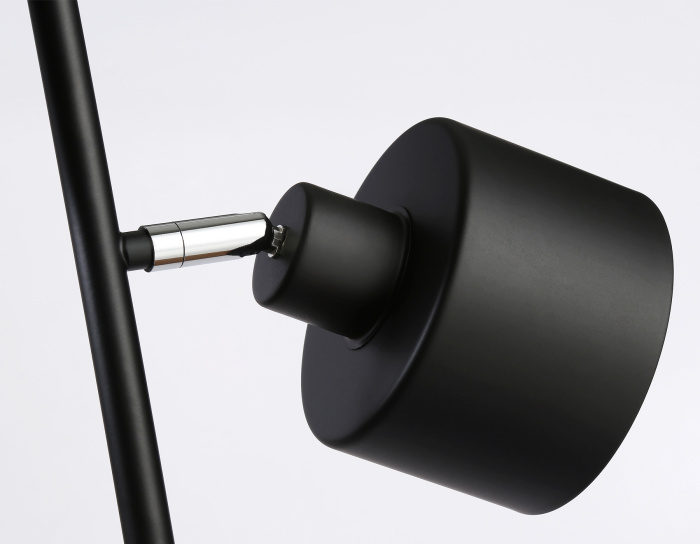 Напольный светильник со сменной лампой в стиле лофт Ambrella light TR8155