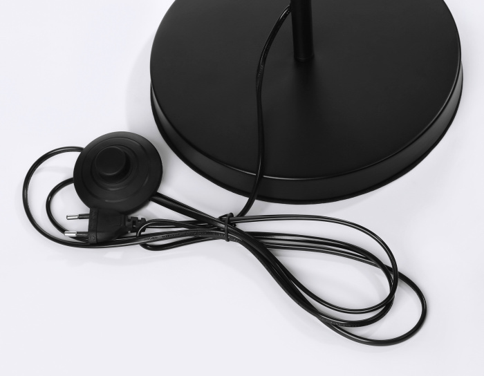 Напольный светильник со сменной лампой в стиле лофт Ambrella light TR8155