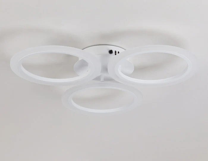 Потолочный светодиодный светильник с пультом Ambrella light FA4052