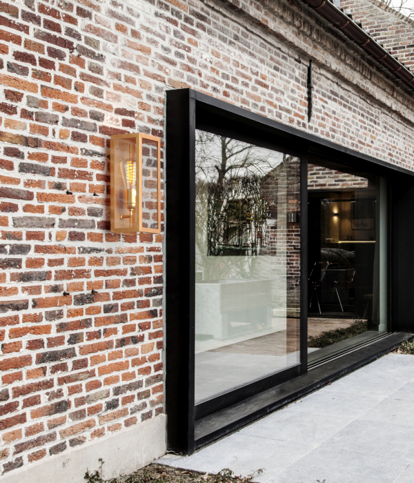 Уличный настенный светильник Covali WL-38004