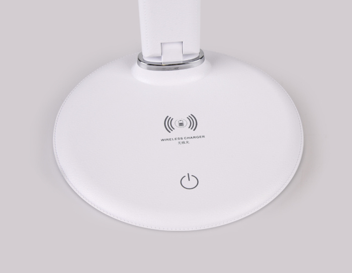 Светодиодная настольная лампа с беспроводной зарядкой Ambrella light DE520