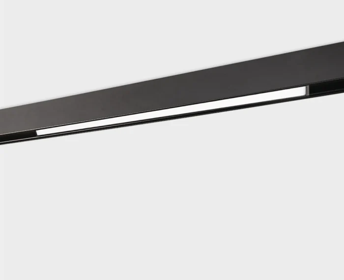 Светильник трековый Italline IT012-5021 black 3000K