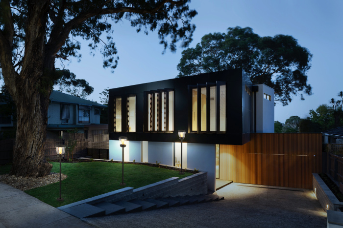 Уличный  светильник Outdoor O039FL-01B