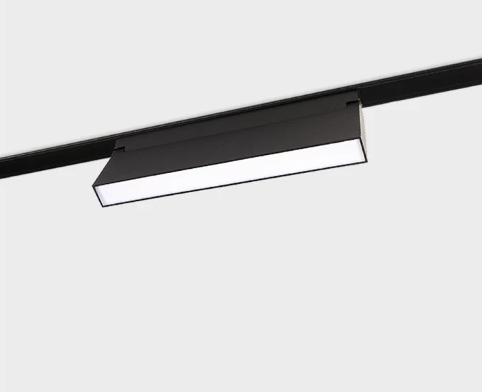 Светильник трековый ITALLINE IT012-5024 black 3000K