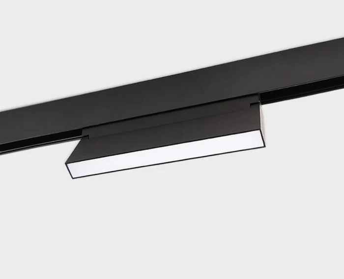 Светильник трековый ITALLINE IT012-5024 black 3000K