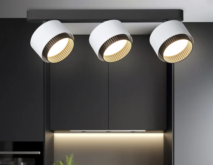 Настенно-потолочный поворотный спот со сменной лампой GX53 Ambrella light TN71291