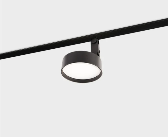 Светильник трековый Italline IT012-5028 black 3000K