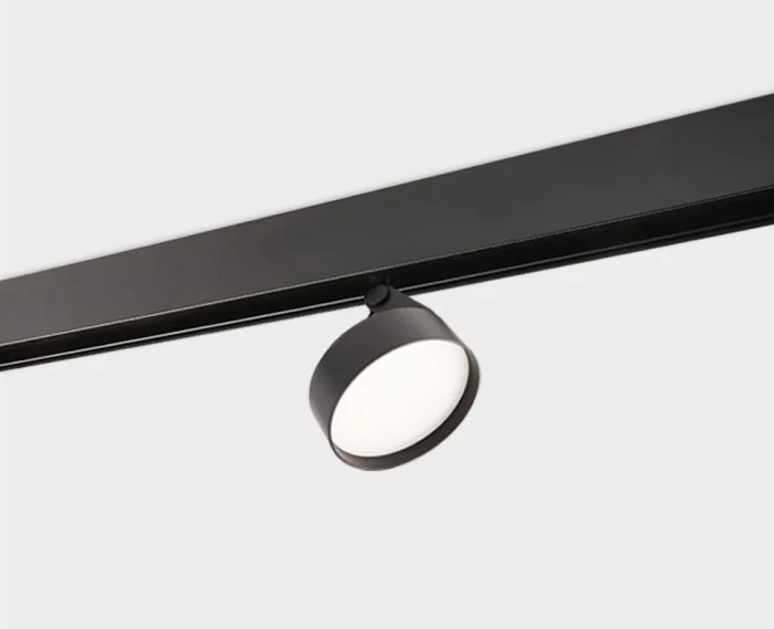 Светильник трековый Italline IT012-5028 black 3000K