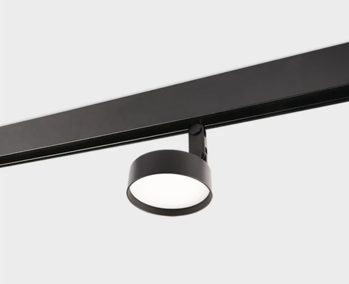 Светильник трековый Italline IT012-5028 black 3000K