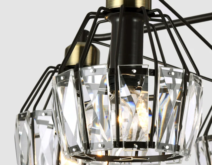 Потолочная люстра с хрусталем Ambrella light TR5870