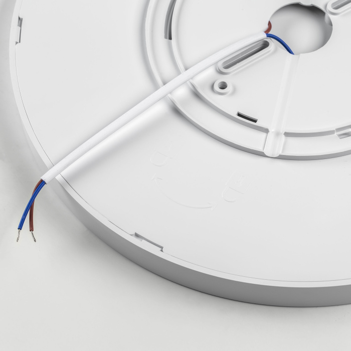 Светильник накладной заливающего света со встроенными светодиодами Arco Lightstar 225336