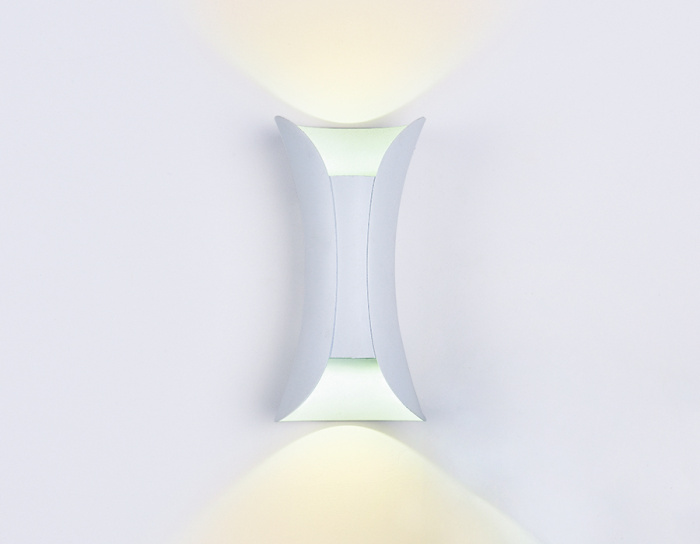 Настенный светодиодный светильник с высокой степенью влагозащиты Ambrella light FW192