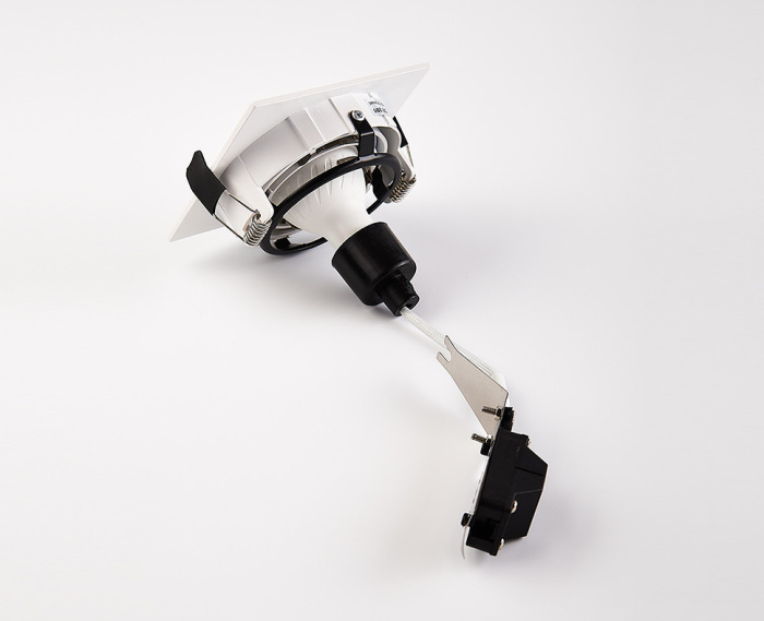 Светильник встраиваемый Italline DE-201 white