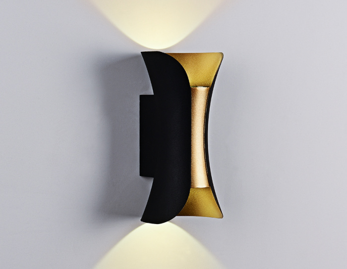 Настенный светодиодный светильник с высокой степенью влагозащиты Ambrella light FW193