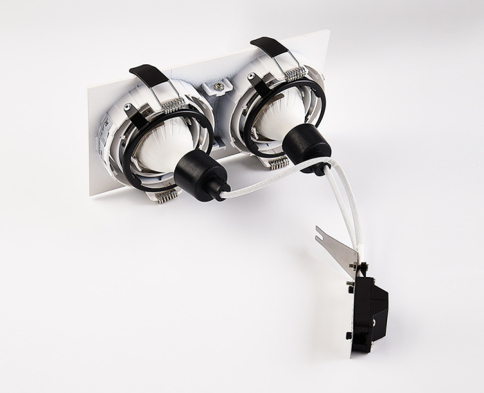 Светильник встраиваемый Italline DE-202 white