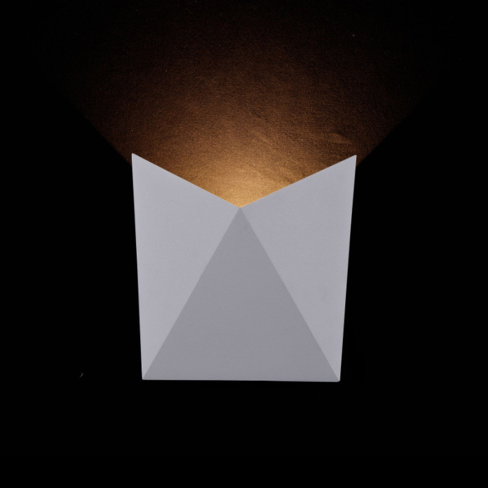 Уличный настенный светильник Maytoni Beekman O802WL-L7W