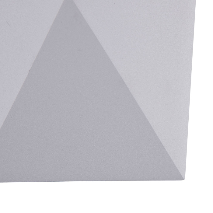 Уличный настенный светильник Maytoni Beekman O802WL-L7W