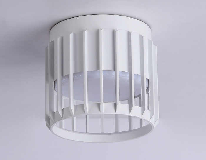 Накладной светильник со сменной лампой GX53 Ambrella light TN71151