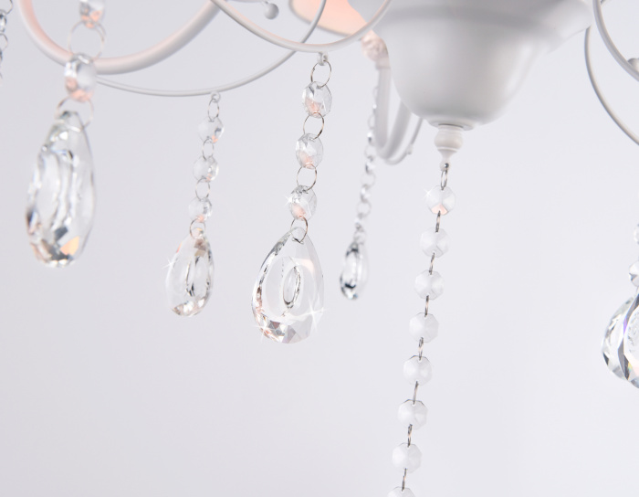 Подвесная люстра с абажуром и хрусталем Ambrella light TR4603