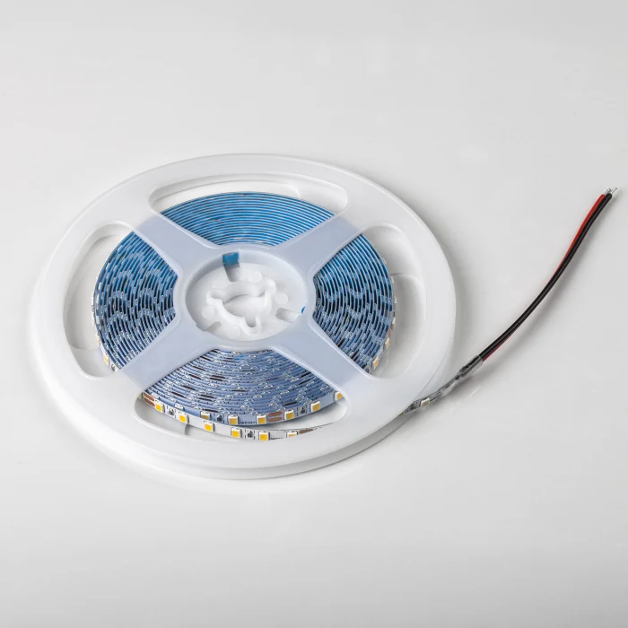 Лента теплого белого свечения 24V 420503